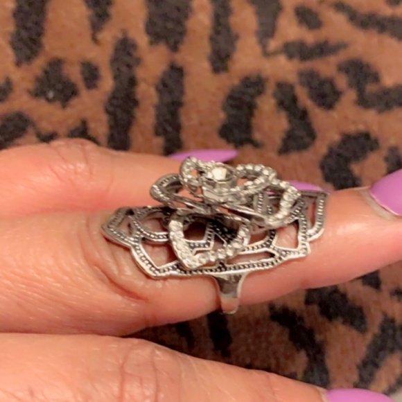 Full rose with petal ring - Picture 3 of 4